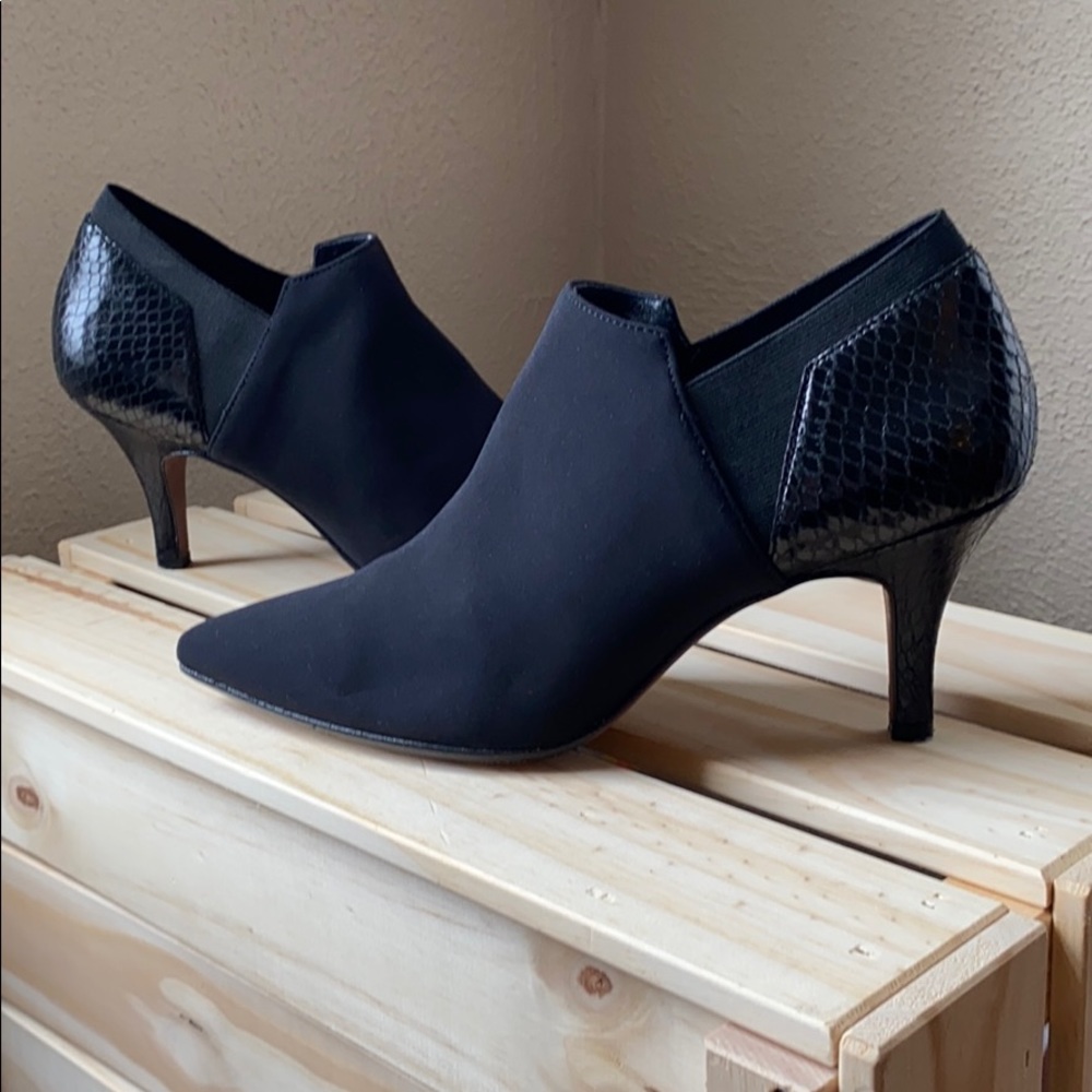 Donald Pliner Pointed Toe Bootie